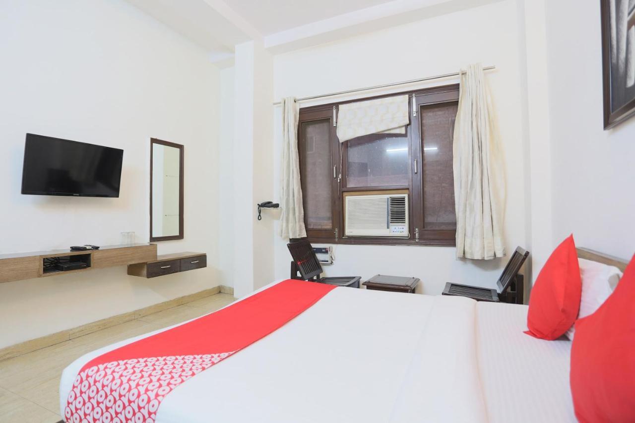 Oyo 72519 Meera Bhawan Hotel Vrindāvan Exterior foto